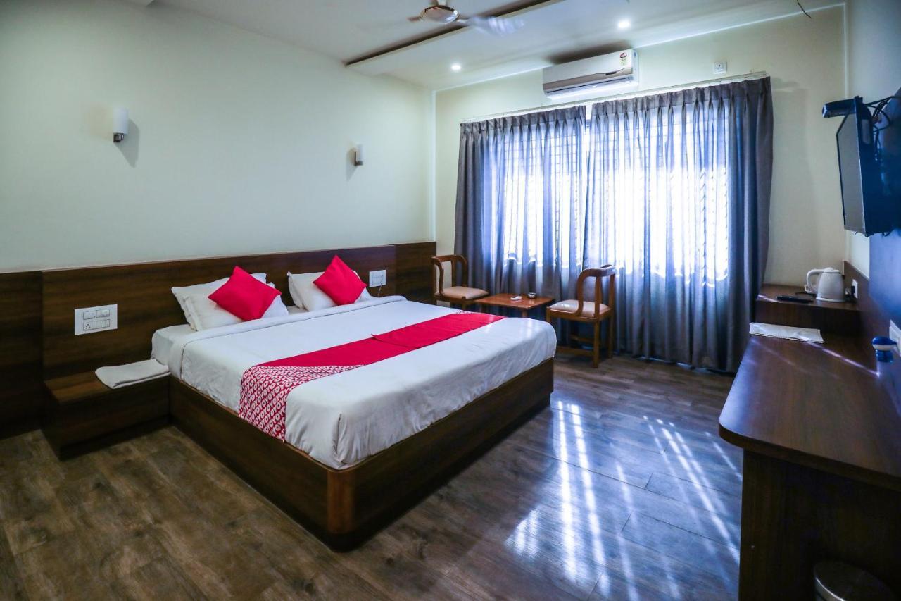 Hotel The Cult Hubballi Exteriör bild