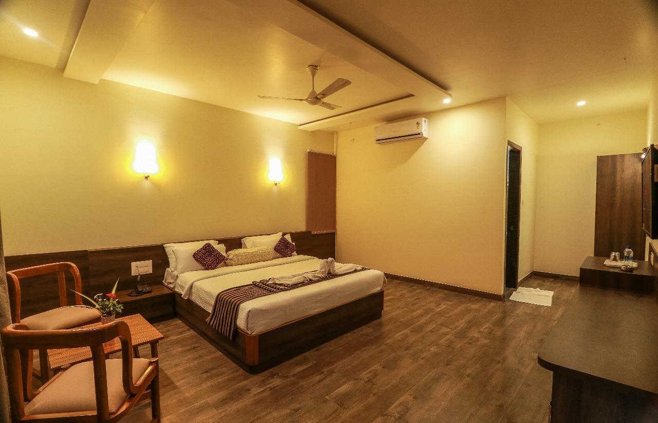 Hotel The Cult Hubballi Exteriör bild